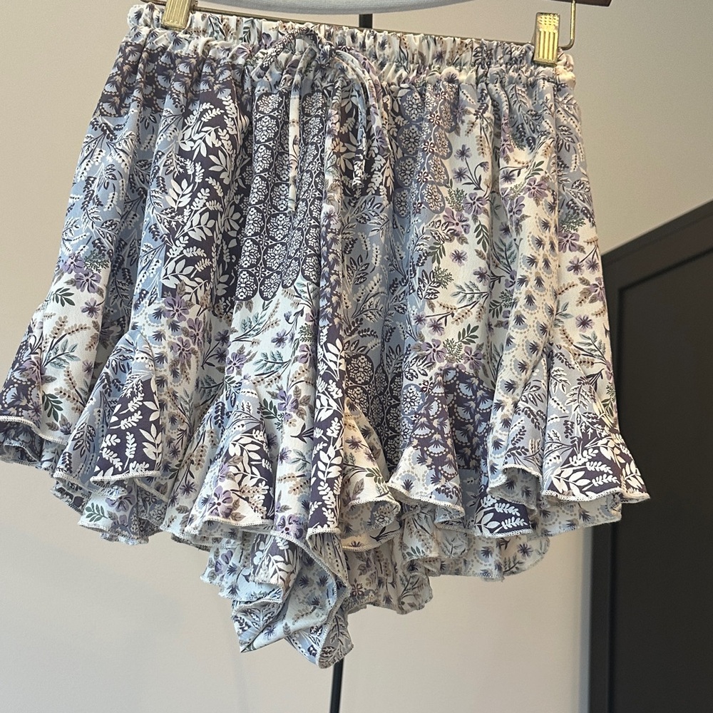 Floral Patterned Women's Shorts